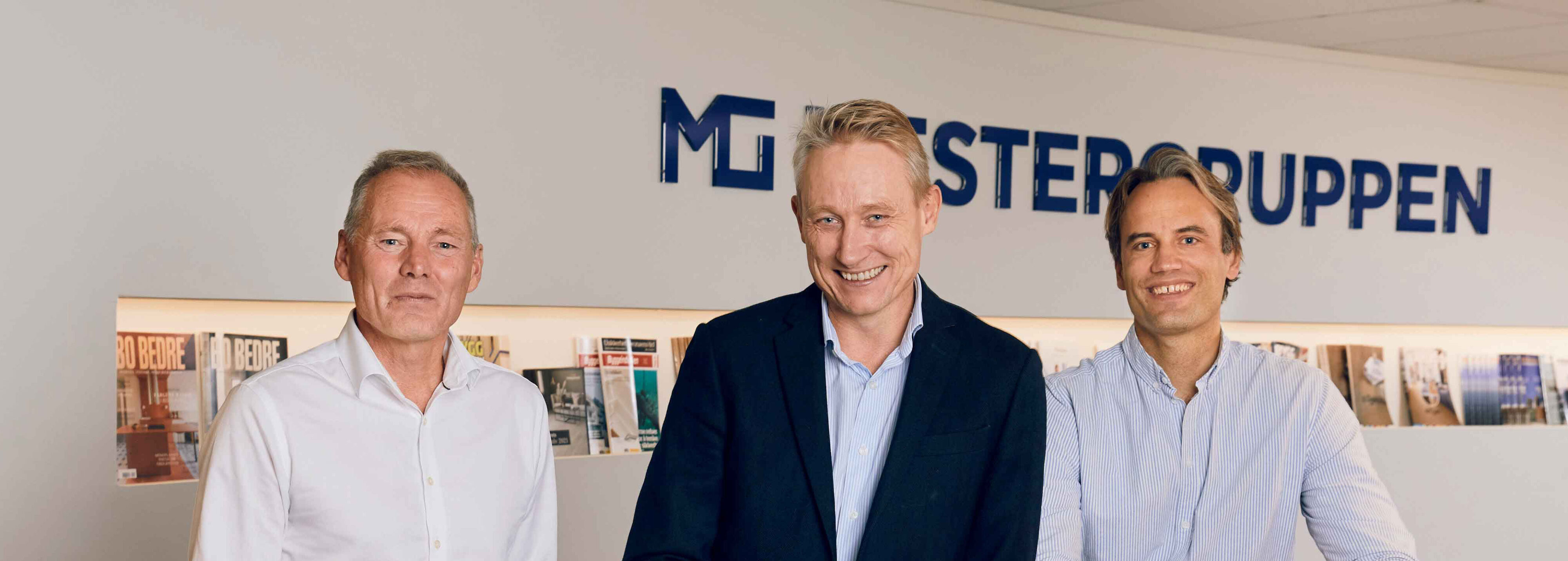 Maloramas Nils Sund (t.v) med Mikkel Sandvik og Håkon Glimstad Kristiansen fra Mestergruppen.