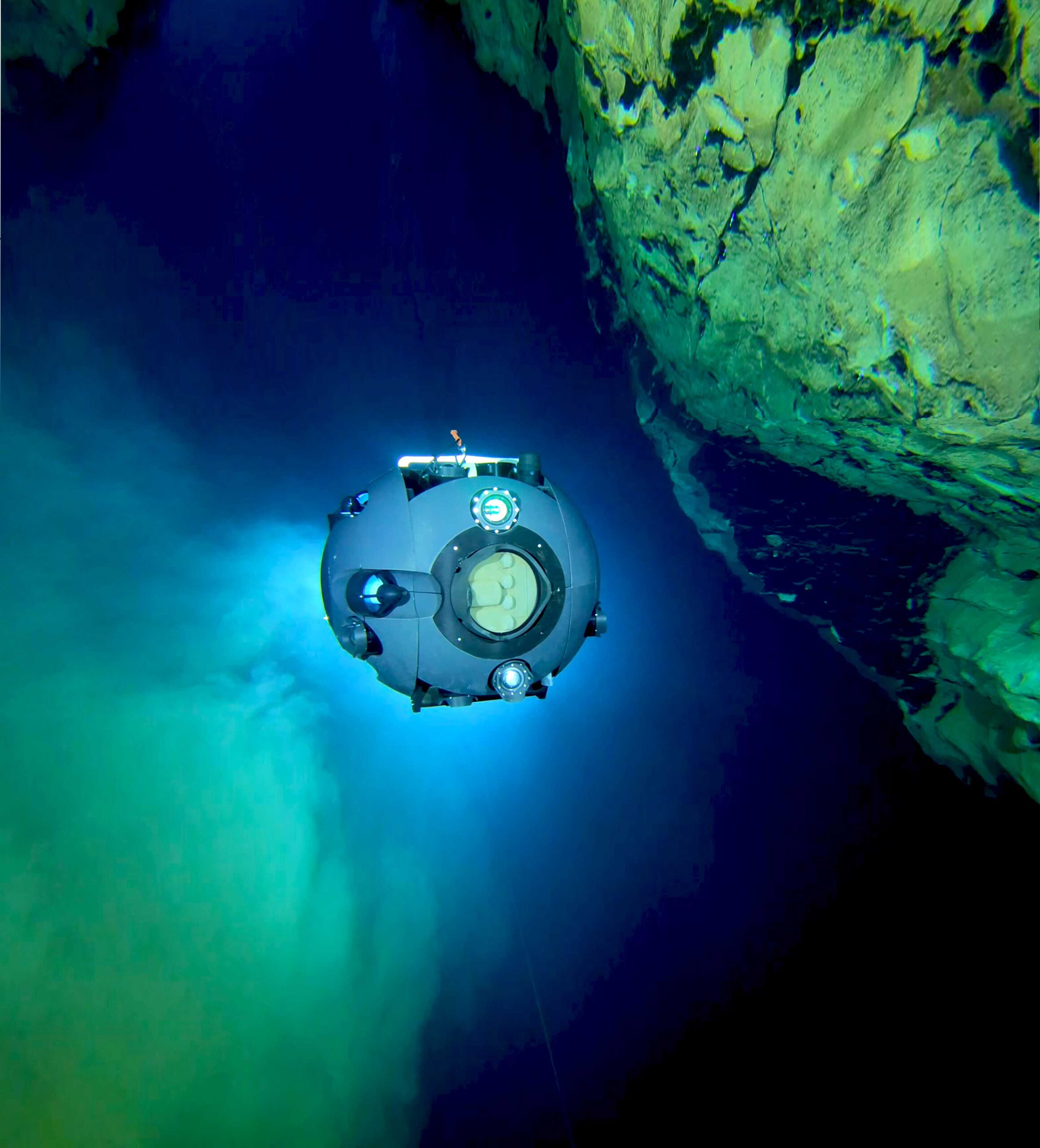 Bilde av General Oceans/Norteks instrumenter for oseanografi og overvåkning under havoverflaten. Foto: Nortek