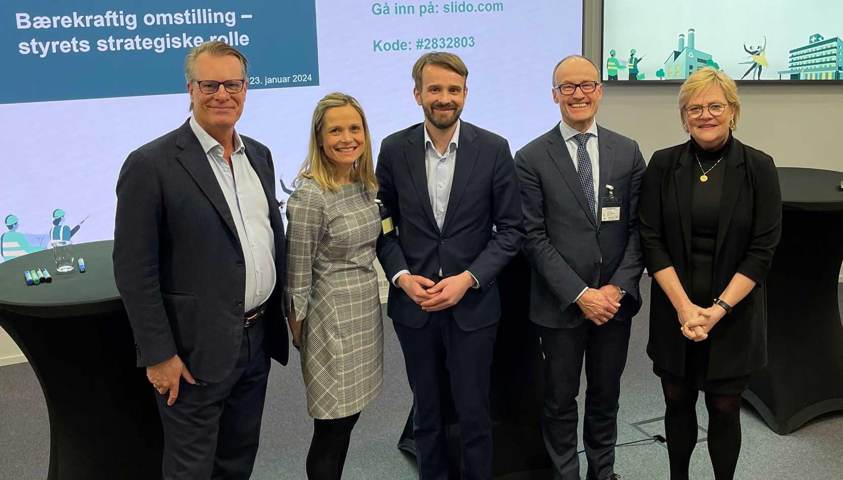 Bilde av Johan H. Andresen (fra venstre), Ingrid von Streng Velken, Jan Christian Vestre Nils Kristian Nakstad og Kristin Halvorsen på styreseminar. Foto: Nærings- og fiskeridepartementet
